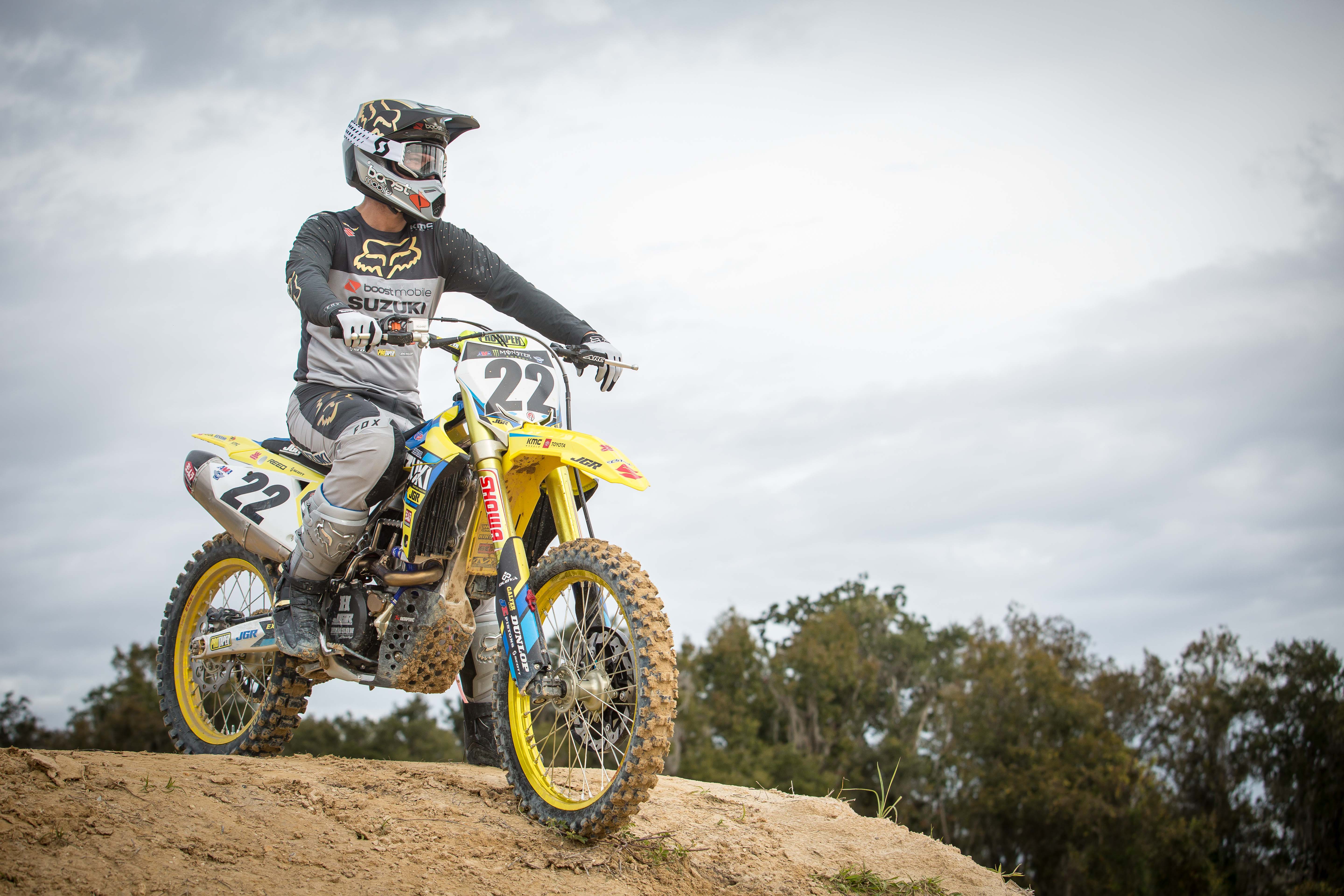 JE Pistons Continues Partnership with JGRMX / Yoshimura / Suzuki
